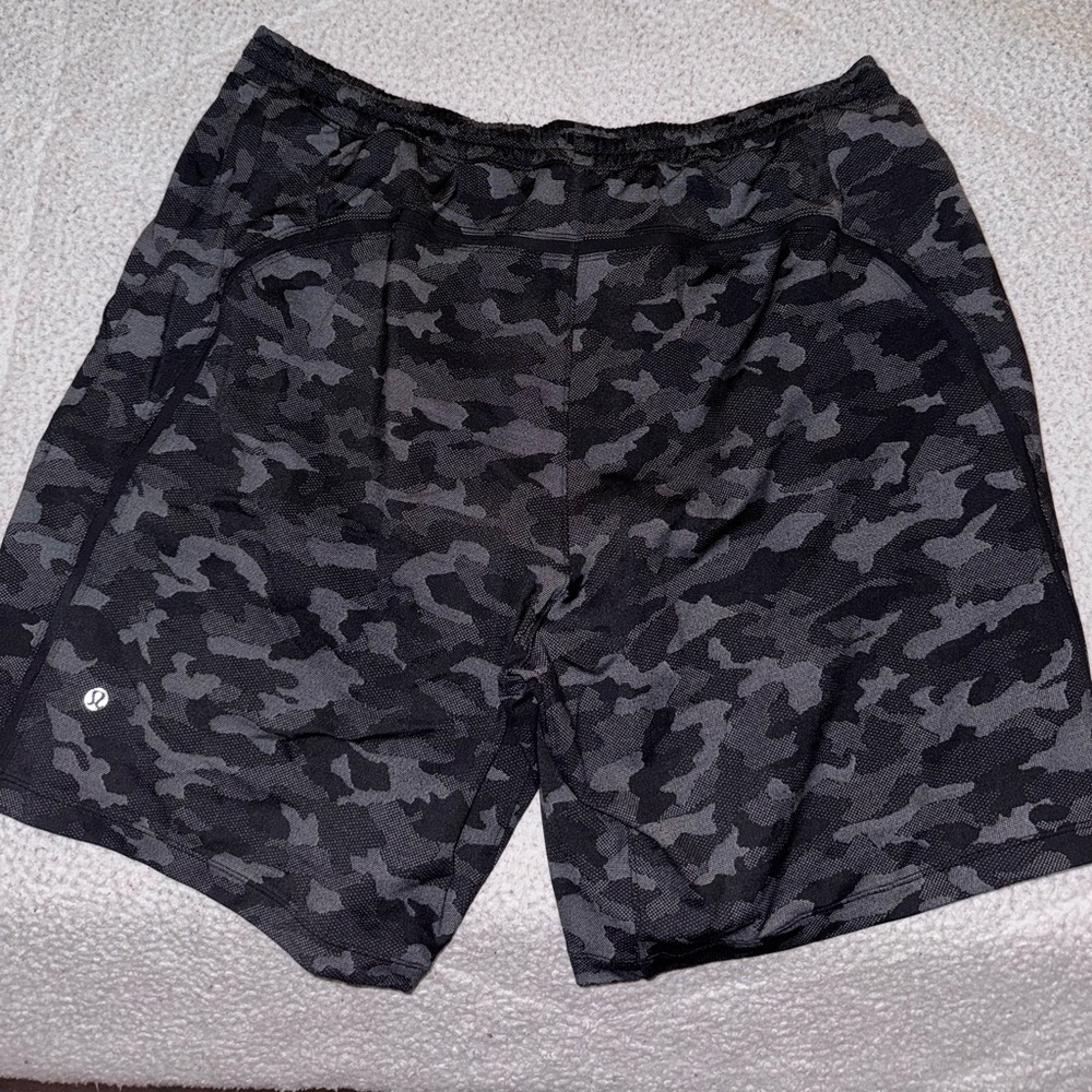 LuluLemon Pacebreaker shorts 9inch inseam